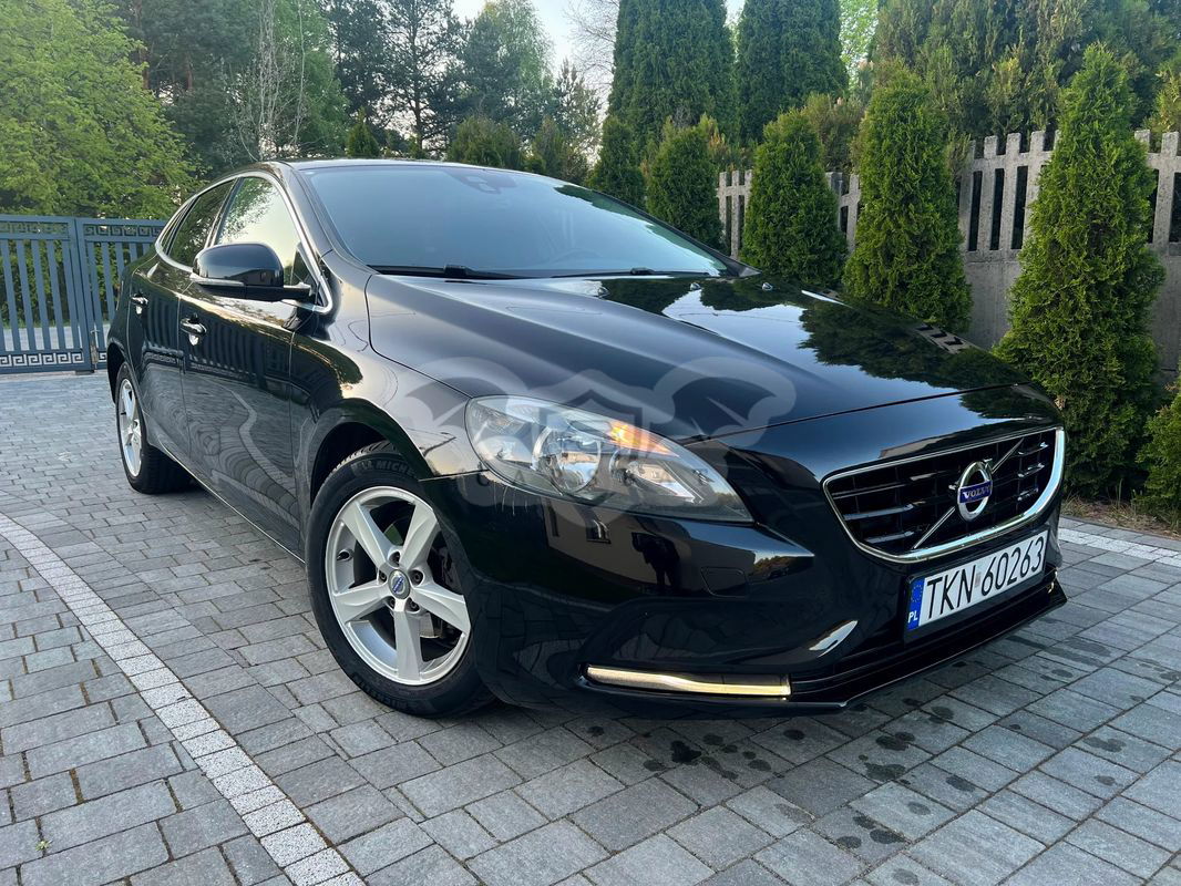 Volvo V40 II D2 Momentum 2013