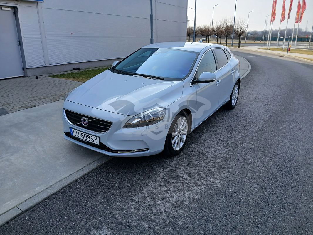 Volvo V40 II D2 Momentum 2013