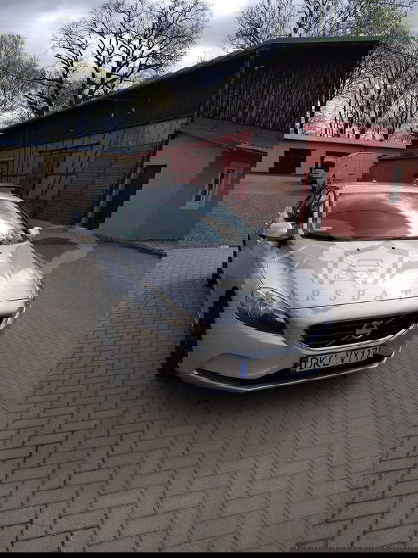 Volvo V40 II D2 Kinetic 2013