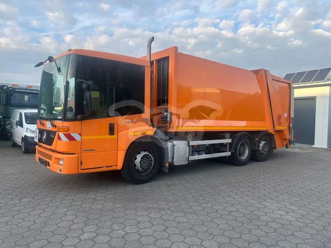 Mercedes-Benz Econic 2013