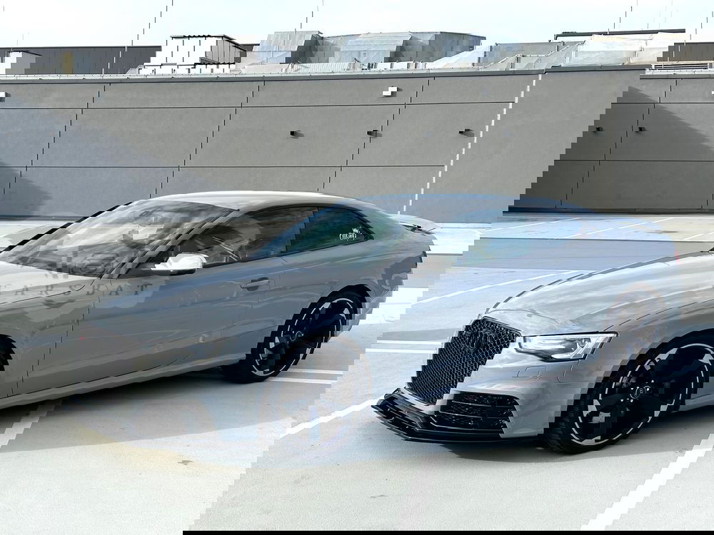 Audi RS5 Standard 2011