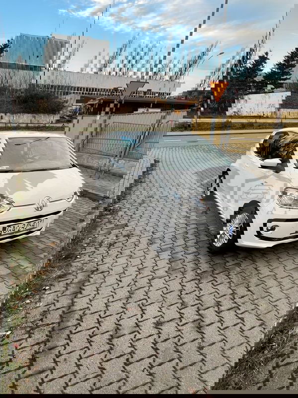 Volkswagen Up! 2013