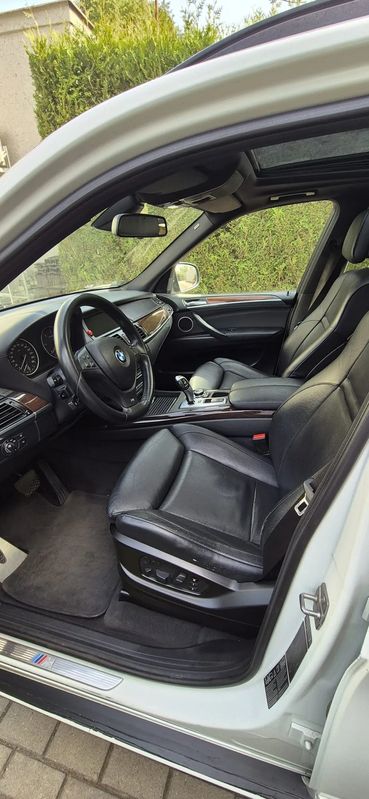 BMW X5 E70 xDrive40d 2011
