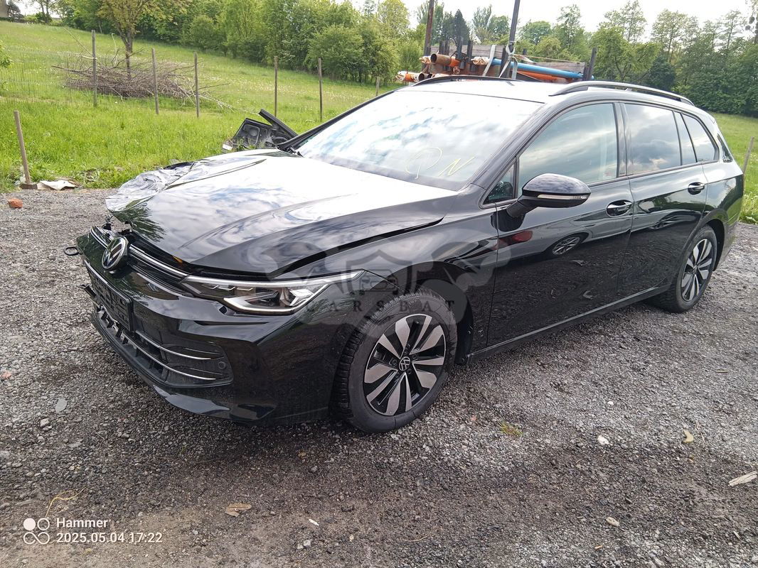 Volkswagen Golf VIII Variant 1.5 eTSI OPF DSG Goal 2024