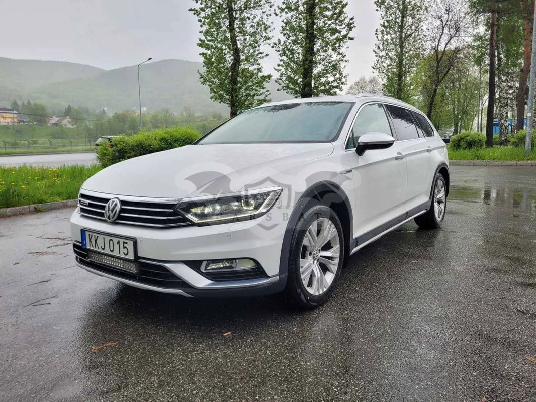 Volkswagen Passat B8 2012