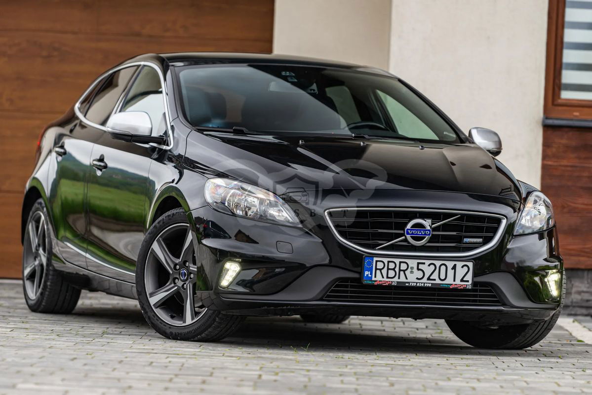Volvo V40 II D2 Powershift Momentum 2013