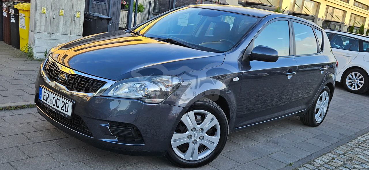 Kia Ceed I Cee'd 1.4 Comfort + 2011