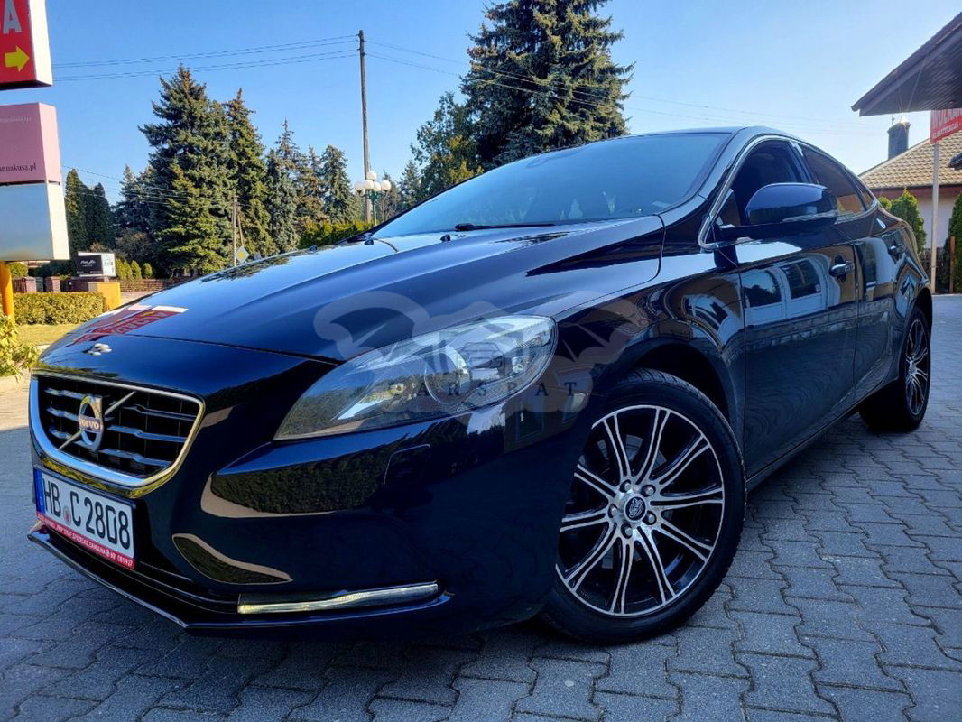 Volvo V40 II 2013