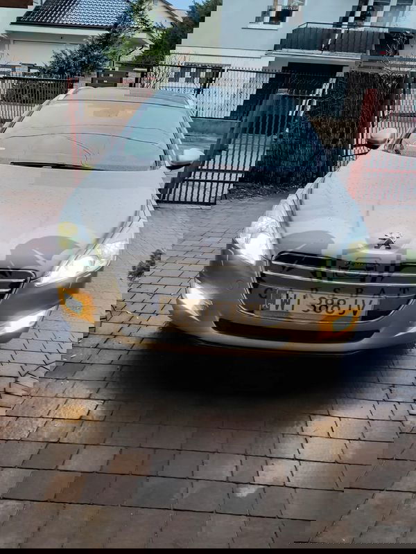 Peugeot 508 I SW 155 THP Automatik Allure 2011