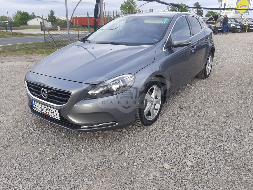 Volvo V40 II D2 Momentum 2015