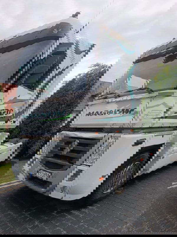 Renault Magnum 2011