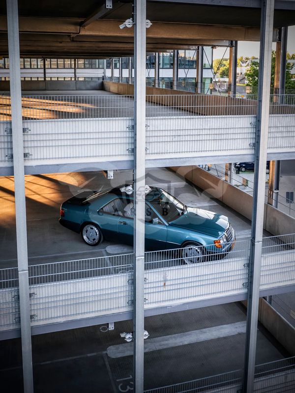 Mercedes-Benz E 1993