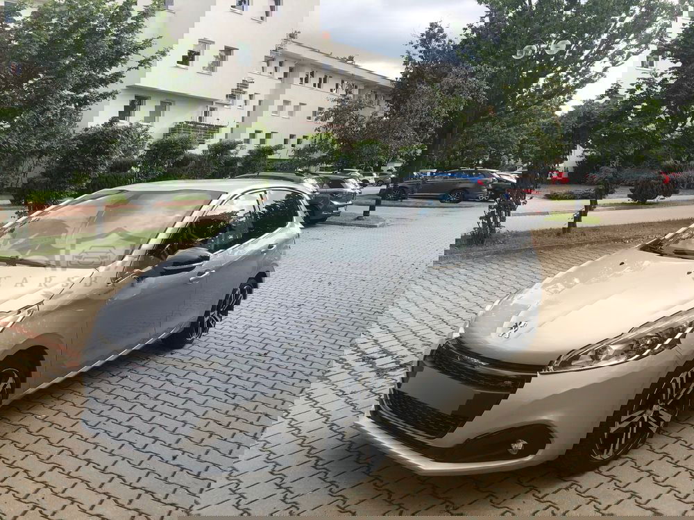 Peugeot 208 I 2016