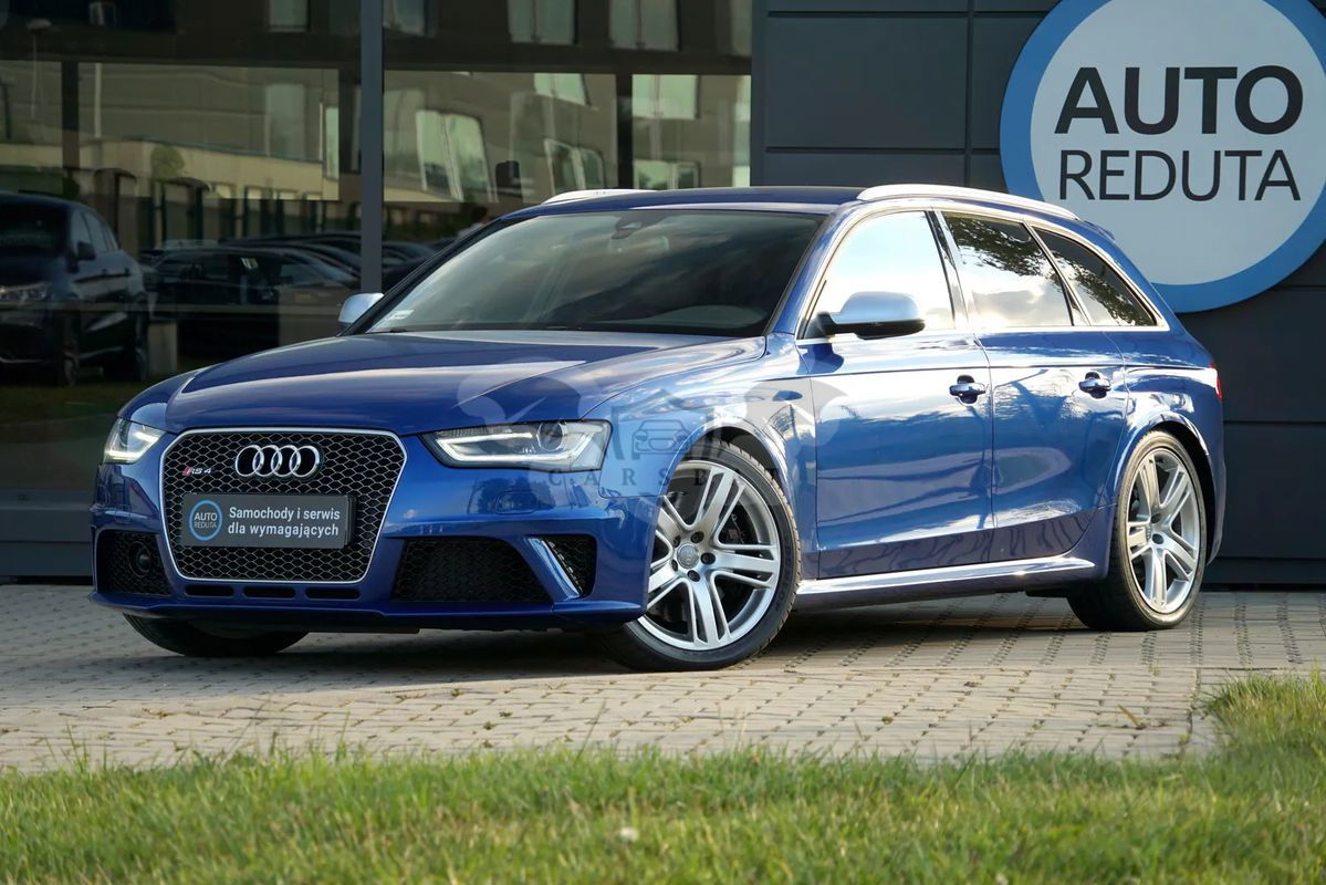 Audi RS4 Standard 2013