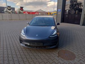 Tesla Model 3 Standard Reichweite Plus Hinterradantrieb 2020