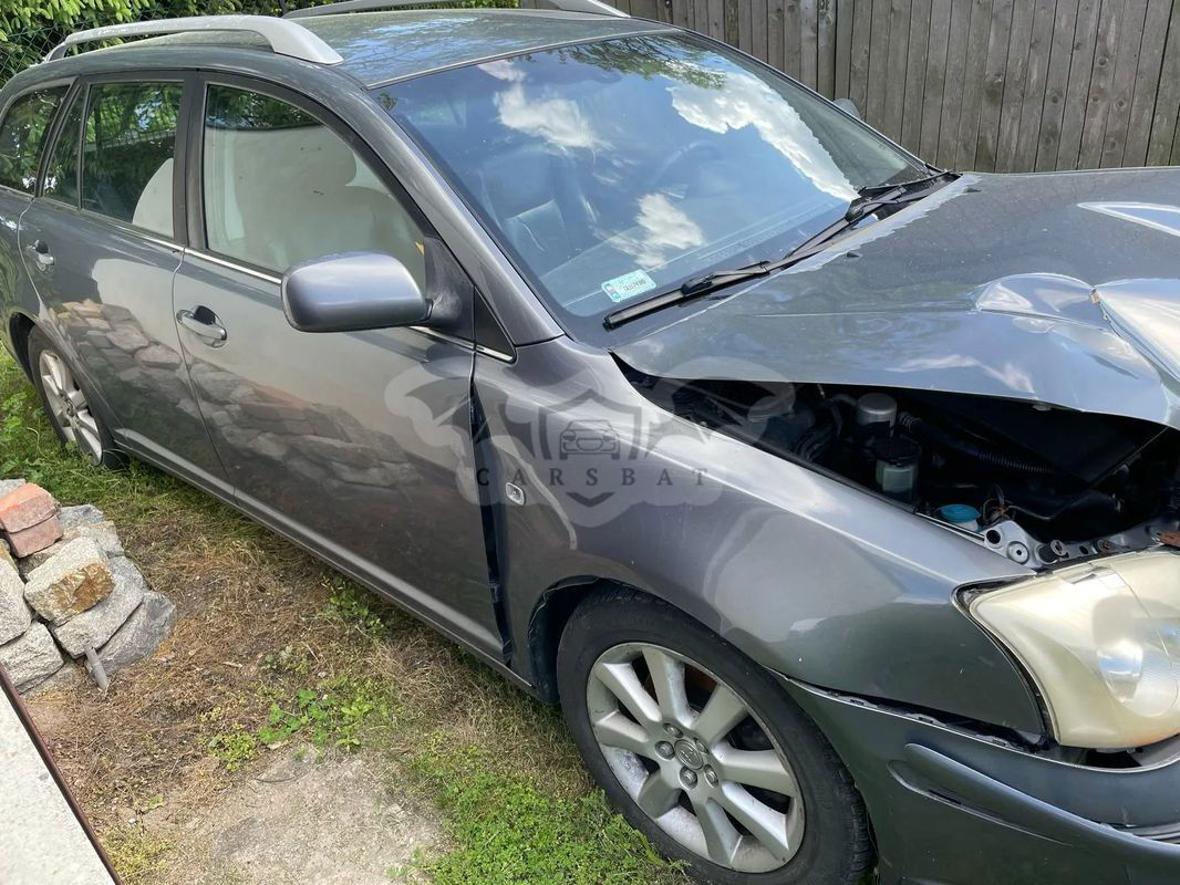 Toyota Avensis II 2004