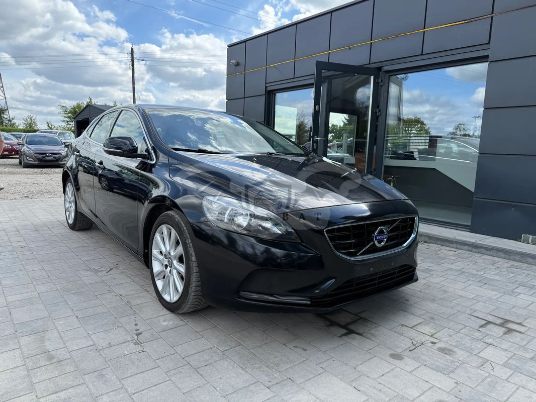 Volvo V40 II D2 2013