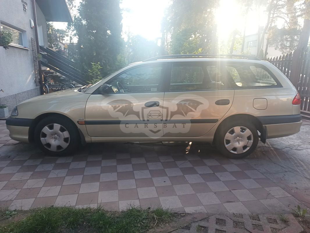 Toyota Avensis I 1.6 VVT-i Terra 2001