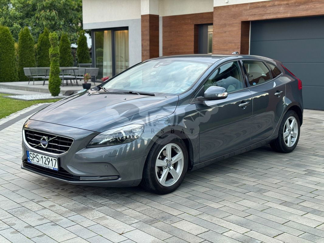Volvo V40 II D2 Momentum 2013