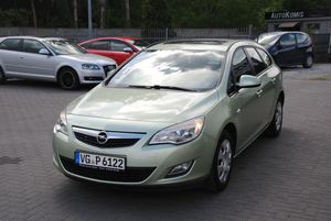 Opel Astra J 1.6 Innovation 2012