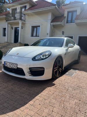 Porsche Panamera GTS 2012