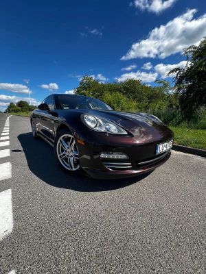 Porsche Panamera 4 2012