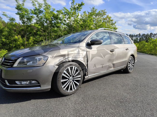 Volkswagen Passat B7 Variant 2.0 TDI BlueMotion Technology DPF Highline 2010