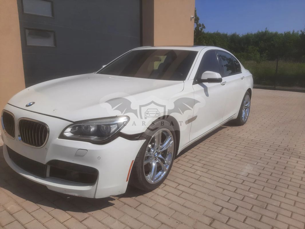 BMW 7 Series F01 750i 2013