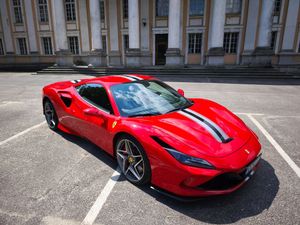Ferrari F8 2021