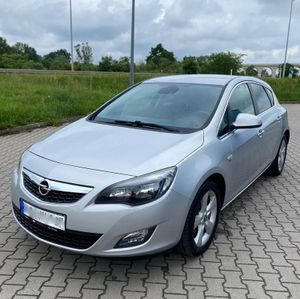Opel Astra J 1.6 Turbo Sport 2012