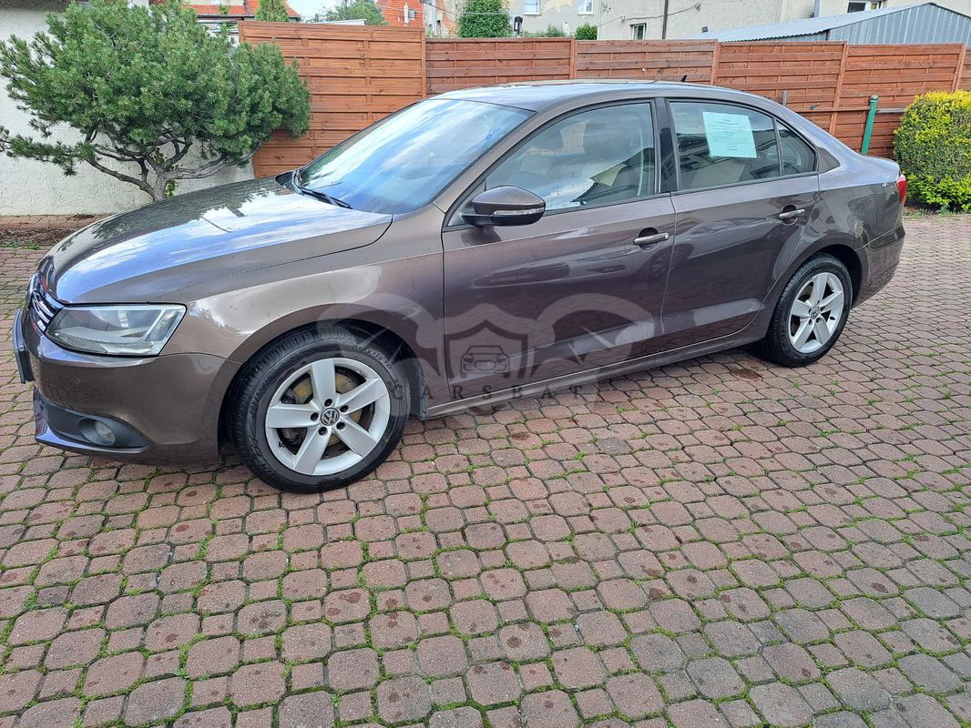 Volkswagen Jetta A6 1.2 TSI Comfortline 2012