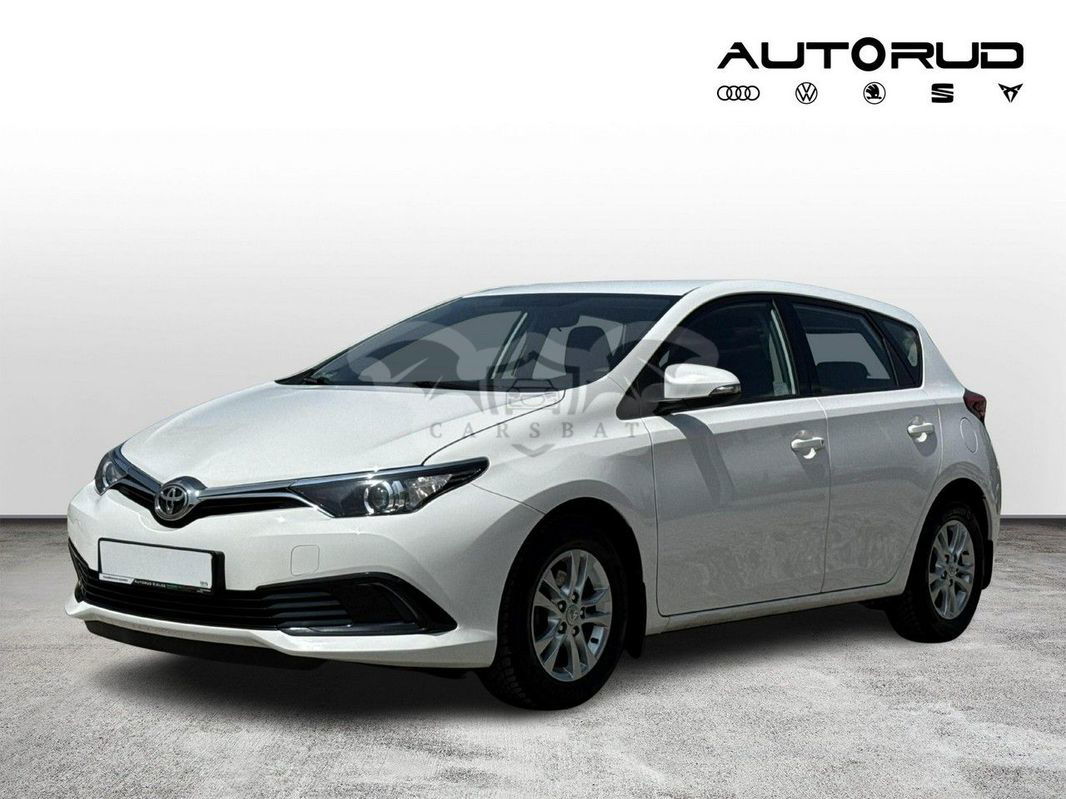 Toyota Auris II 2016