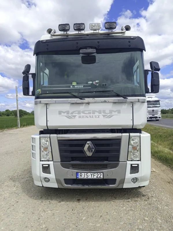 Renault Magnum 2012