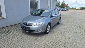Opel Astra J 1.4 Selection 2011