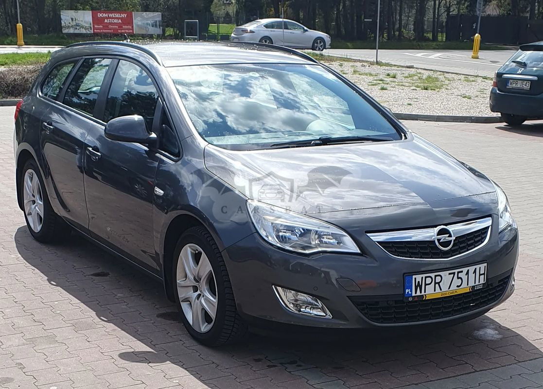 Opel Astra J IV 1.6 Sport 2011