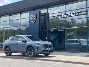 Peugeot 3008 III 1.2 PureTech mHEV Allure e-DCS6 2025
