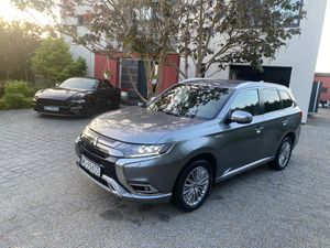 Mitsubishi Outlander III 2.4 4WD Plug-In Hybrid Diamant 2021