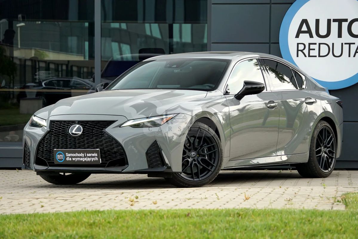 Lexus IS 2024