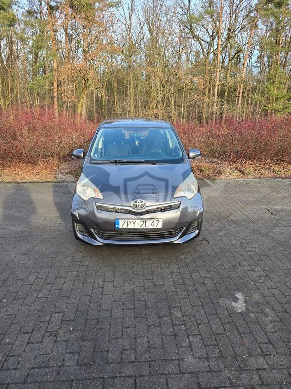Toyota Verso-S 1.33 VVT-i 2011