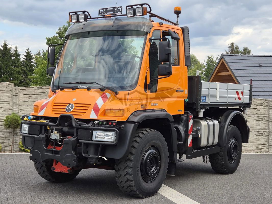 Mercedes-Benz Unimog 2013
