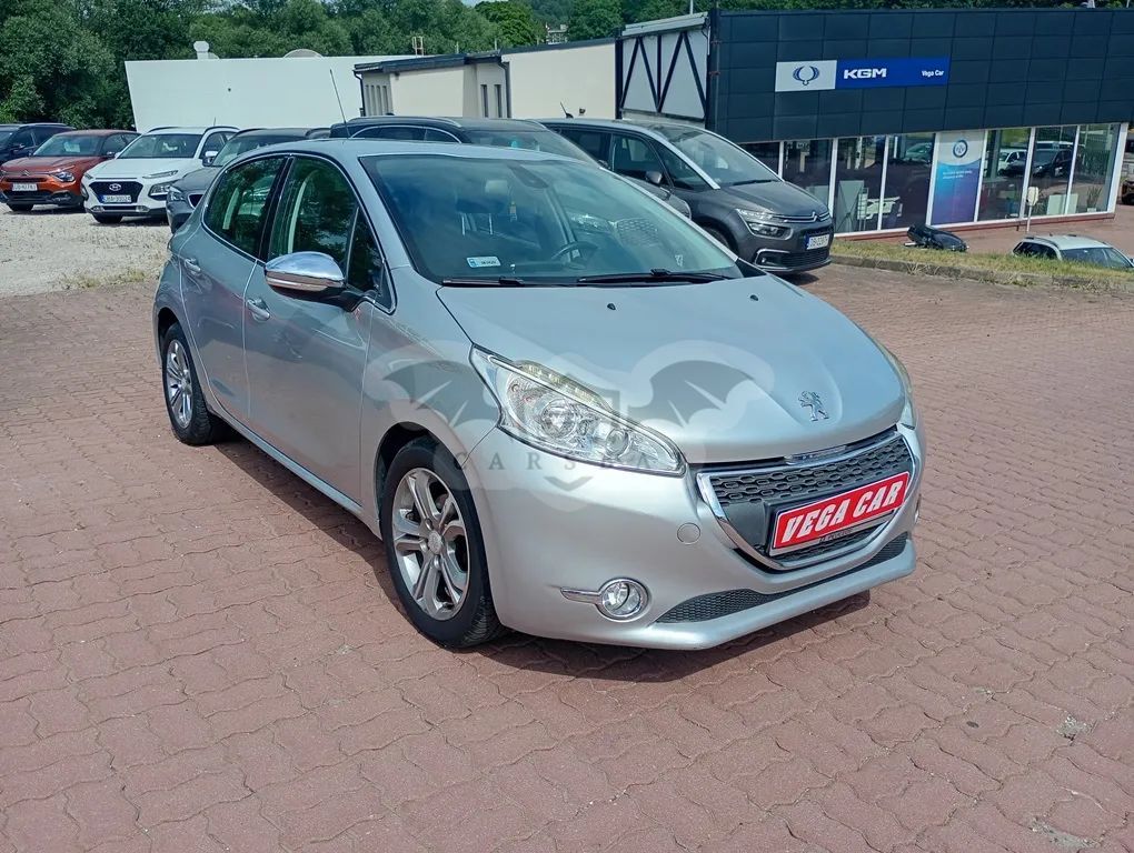 Peugeot 208 I 1.2 PureTech Allure 2012
