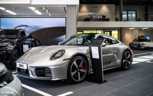 Porsche 911 992 Carrera S 2025