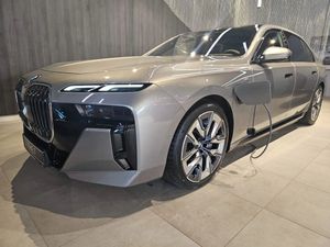 BMW 7 Series G70 750e xDrive 2024