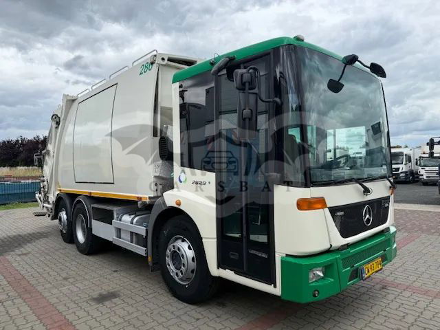 Mercedes-Benz Econic 2012