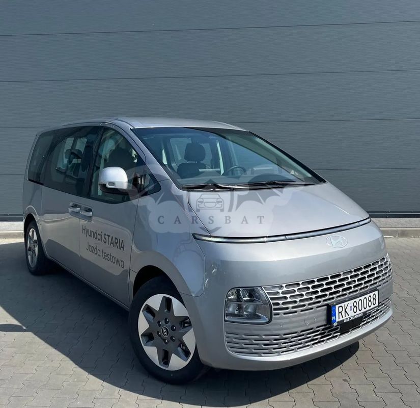 Hyundai Staria 1.6 T-GDI HEV Smart 2024