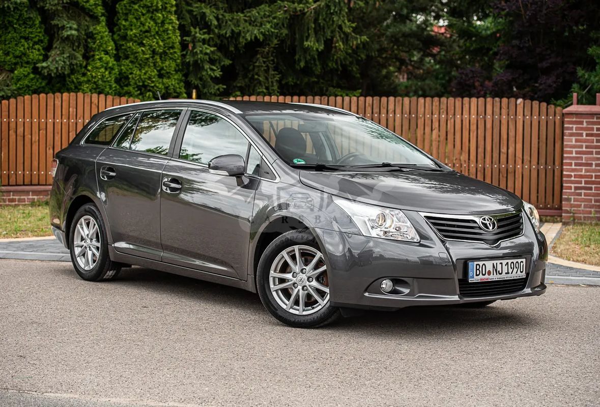 Toyota Avensis III Combi 2.0 D-4D Executive 2011