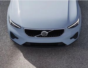 Volvo XC40 B3 Core 2025