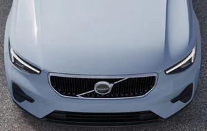 Volvo XC40 B3 Essential 2025