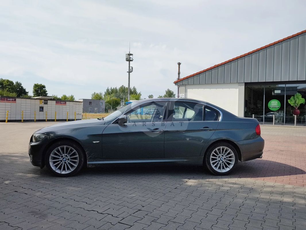 BMW 3 Series E90/E91/E92/E93 318d 2010