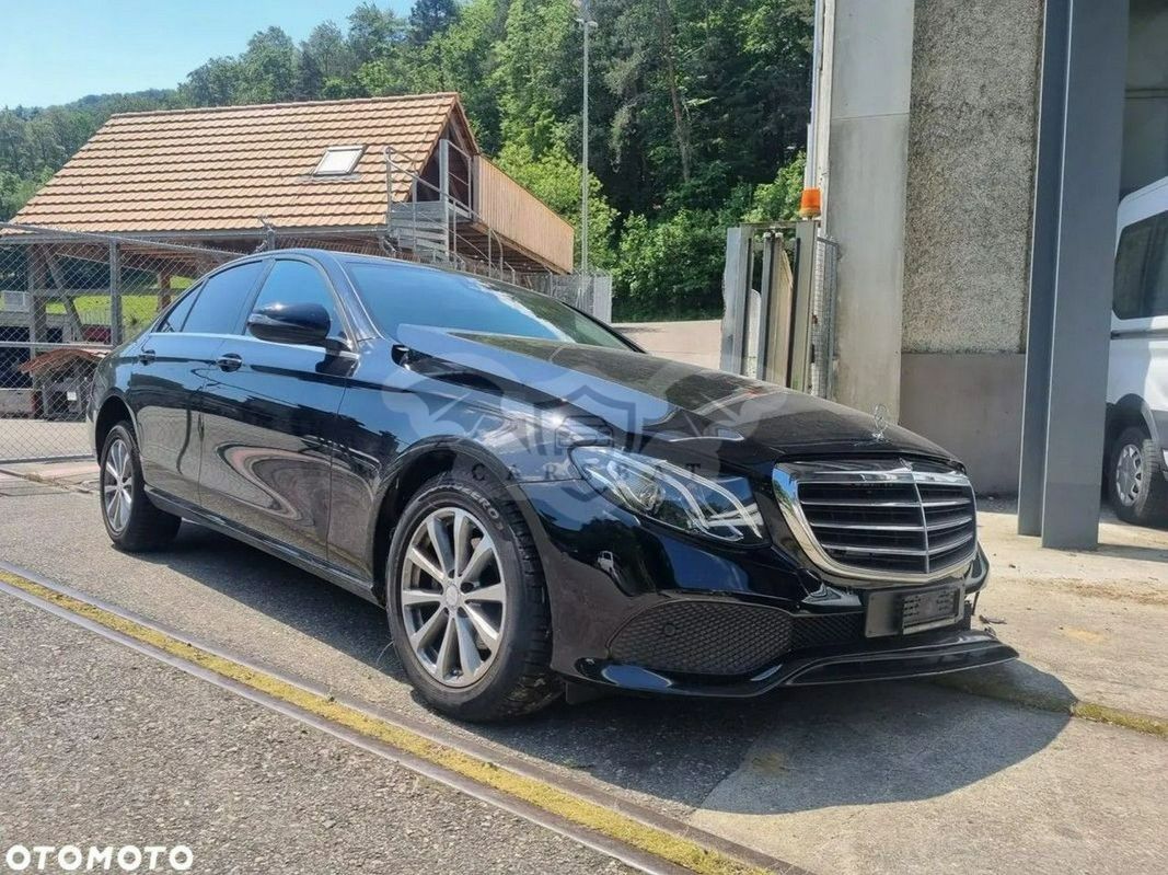 Mercedes-Benz E W213 220 d 4Matic T 9G-TRONIC 2016